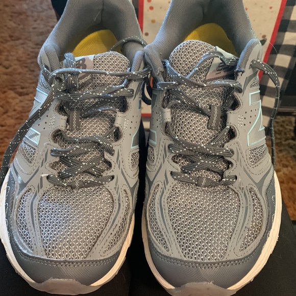 New Balance All Terrain 510 V3 Gray Running Shoes with silver accent - Picture 10 of 10